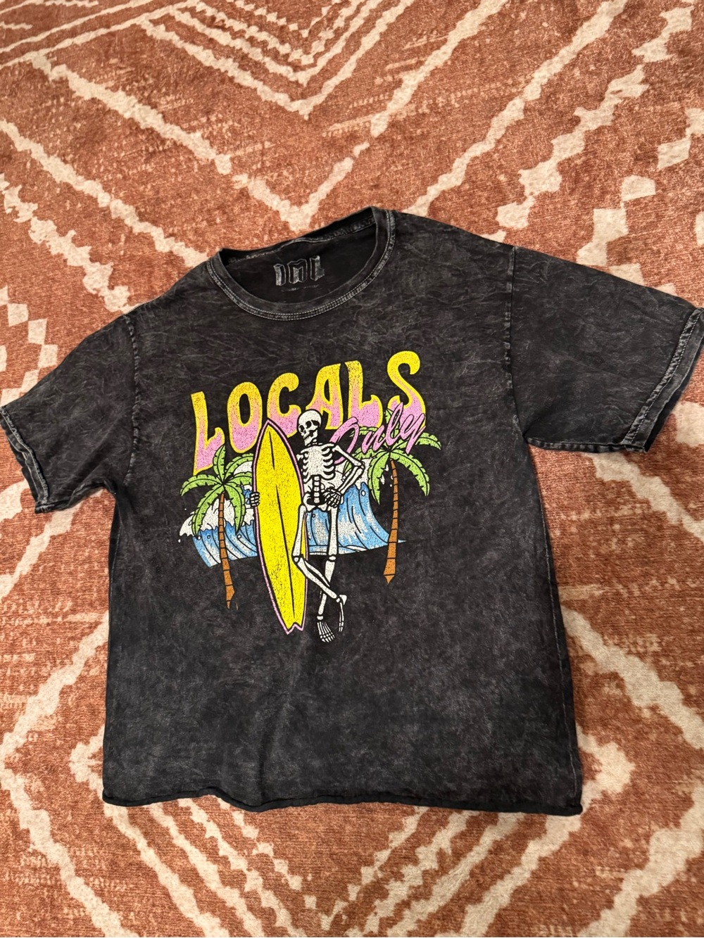 Isaac morris clothing stone wash surfer tee size small women’s like new